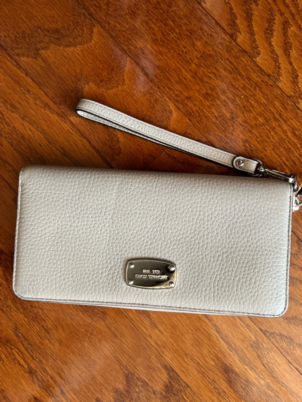 Michael Kors Leather Wallet/Wristlet - Picture 14 of 14
